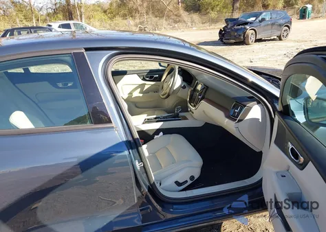 2019 Volvo S60 T5 Momentum z USA, uszkodzony, nr VIN 7JR102FK3KG005973